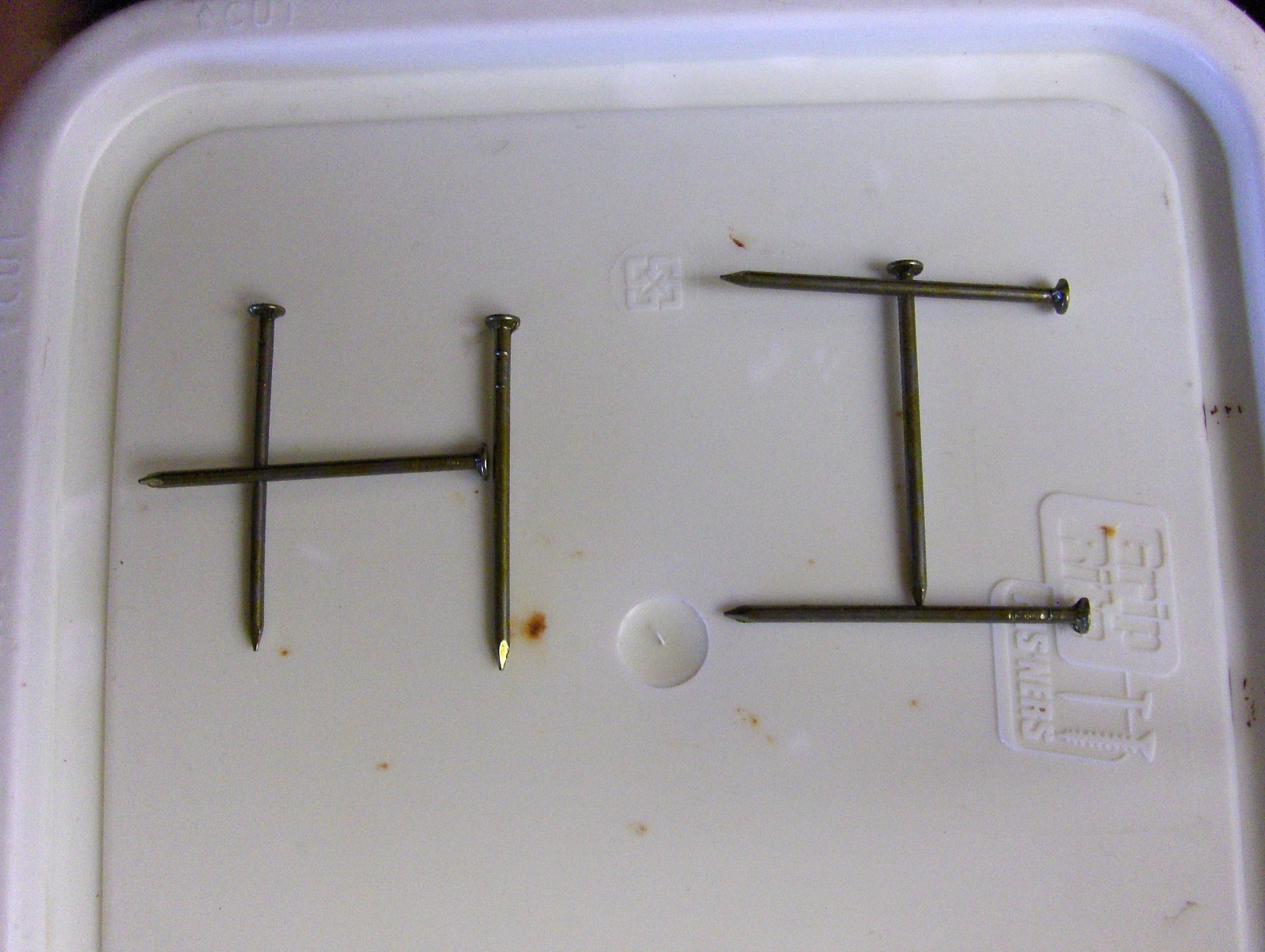 Grip-Rite 8d 2 3/8" Coated Sinker Nails Old Stock Open Box 20 lbs. gallery