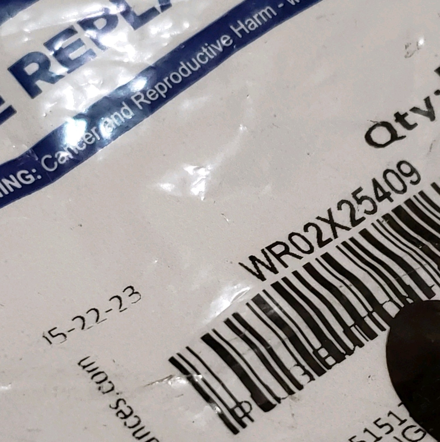 WR02X25409 GE refrigerator plug button OEM in factory bag New gallery