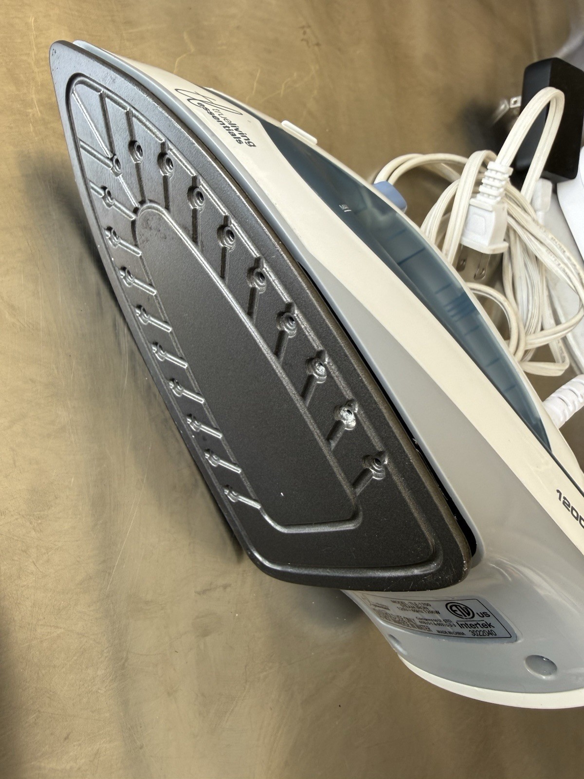 True Living Essentials Steam Iron Model TLE- 1700 / 1200W. Tested Works! gallery