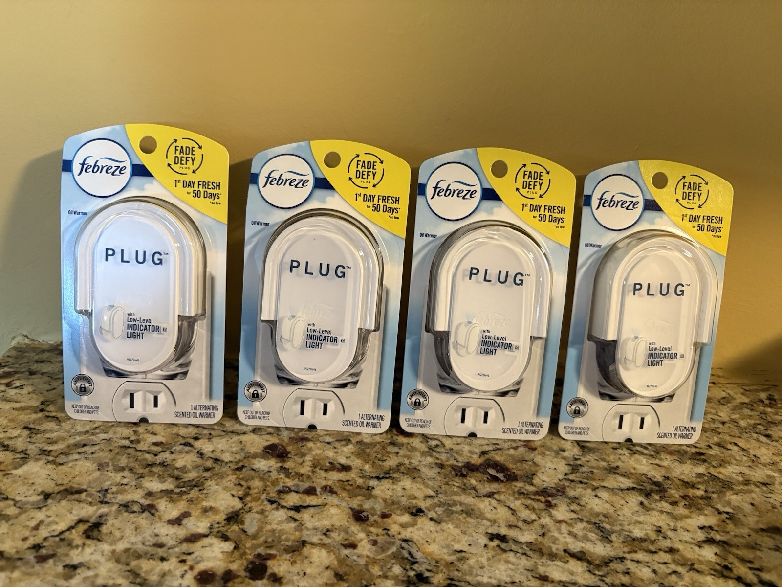 4 Pack FEBREZE Plug In Alternating Scent Oil Warmer, Unit Only, NO OIL ~ New gallery