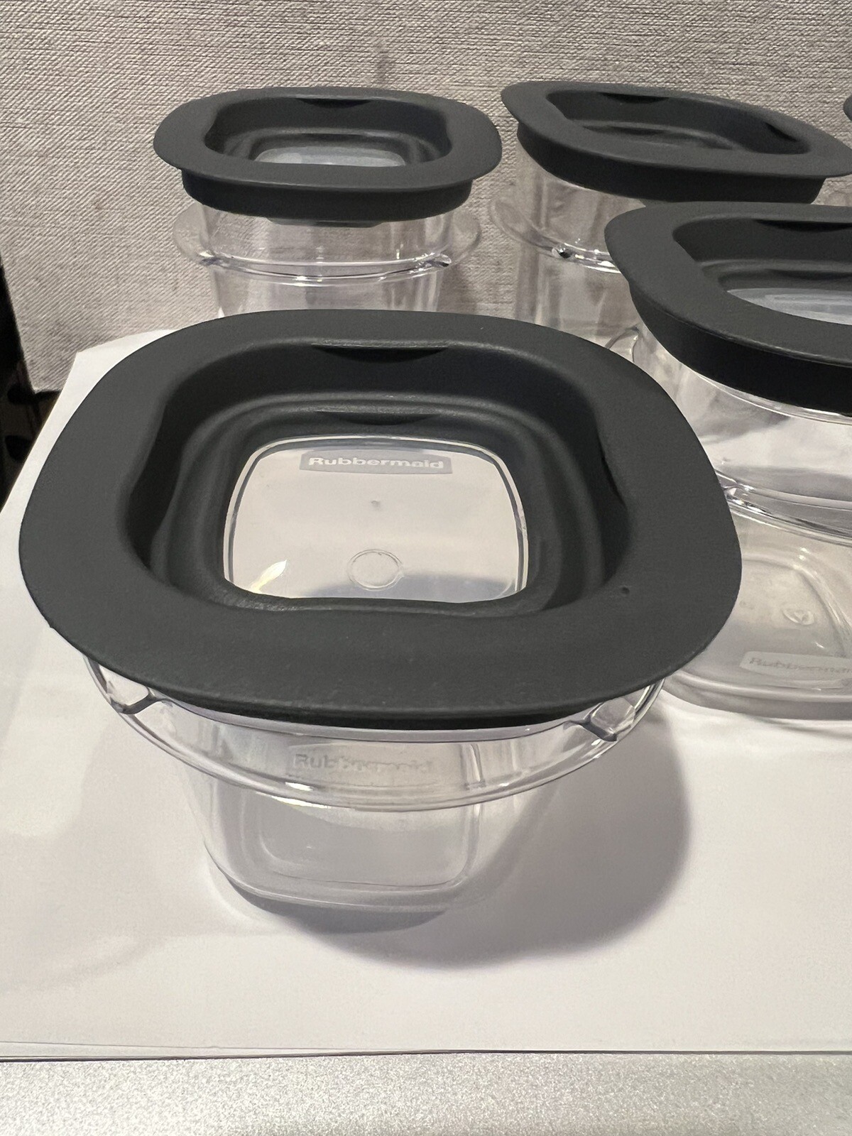 Rubbermaid Easy Find Lids Assorted Food Storage Container 6 pc. High Quality gallery