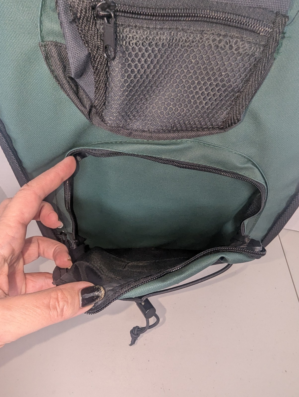 Outdoor Explorer Green & Black 18" x 13" Backpack 5