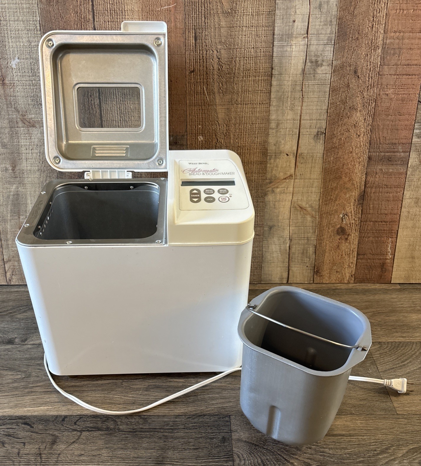 West Bend Automatic Bread & Dough Maker 41040X 8/26/94 Made In USA gallery