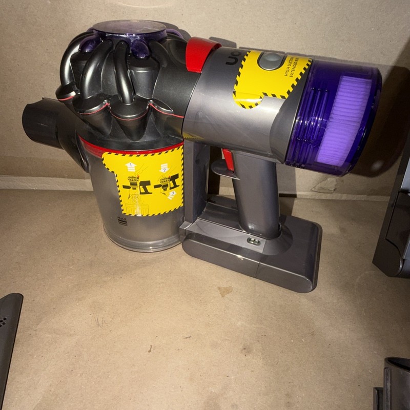Dyson V8 Cordless Vacuum Cleaner Silver/Nickel (400473-01) | Slightly Used gallery
