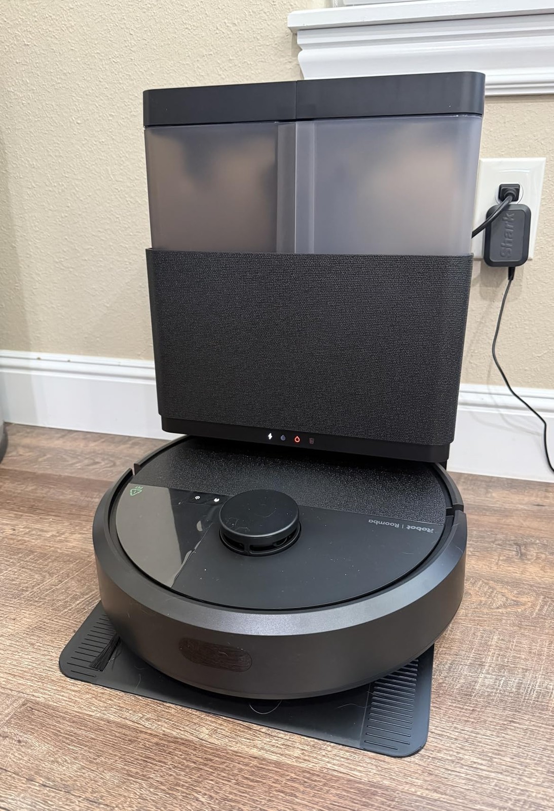 iRobot Roomba Plus 405 2‑in‑1 Vac/Mop w/AutoWash Dock, 75 Days gallery