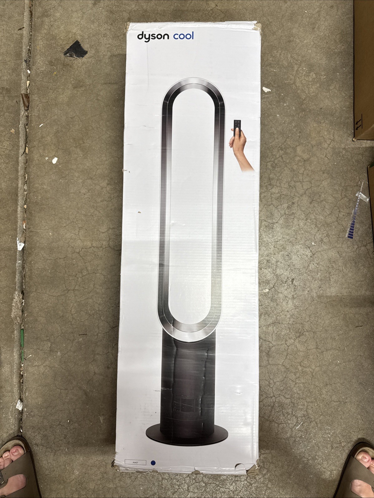 Dyson Cool AM07 Air Tower Fan - Multiplier Black/Nickel with Remote - Open Box! gallery