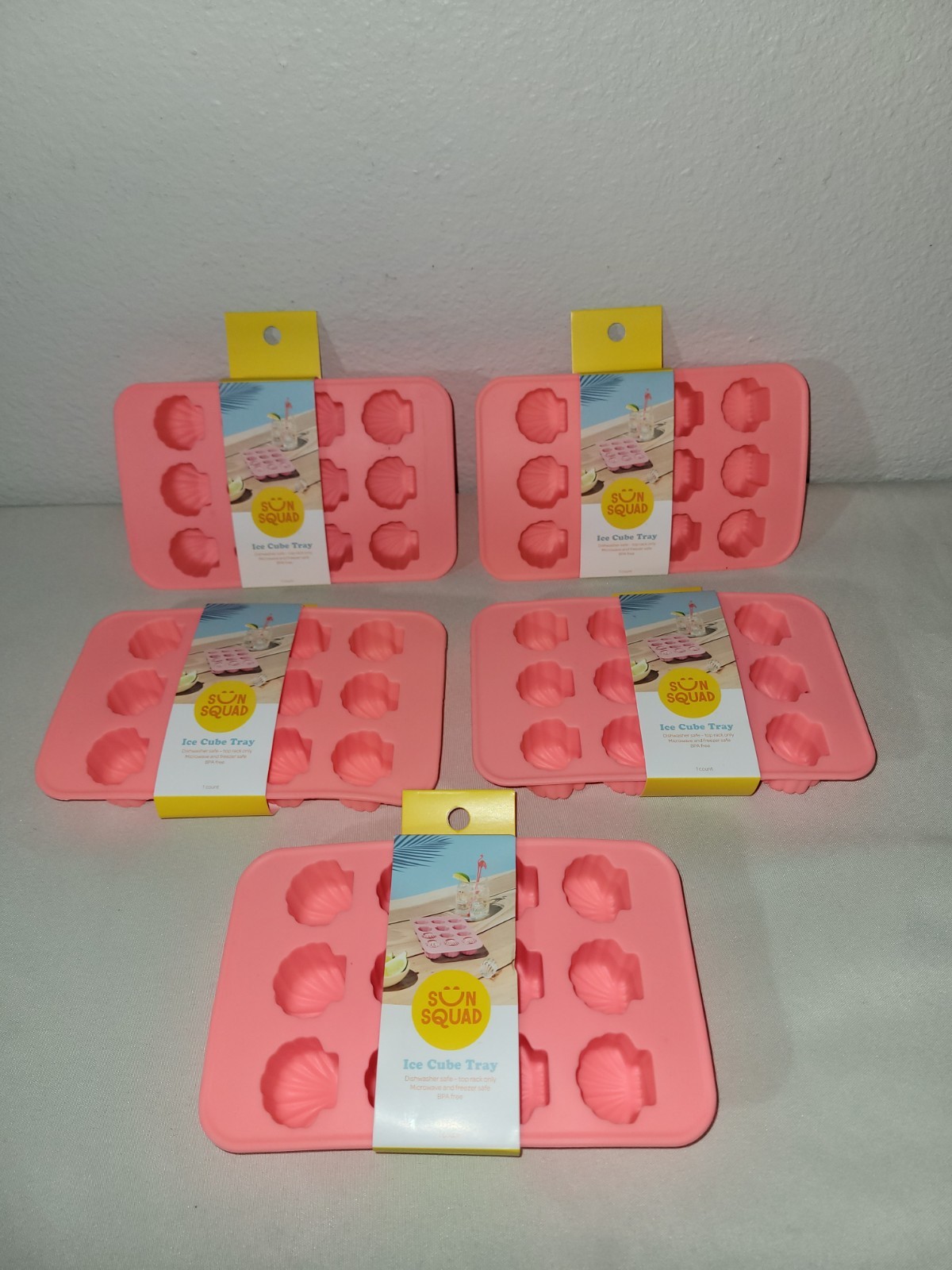 Sun Squad - 5 Pink Packs Sea Shall Ice Cube Tray. New gallery