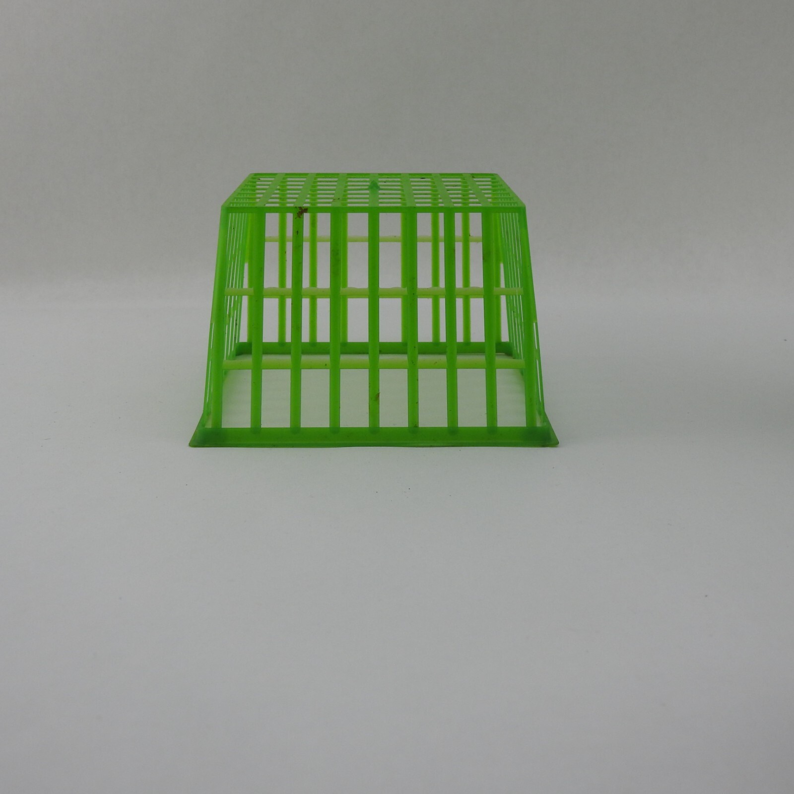 Vintage Green Plastic Product Baskets MCM Crafts 4"x4" 8pc Lot gallery