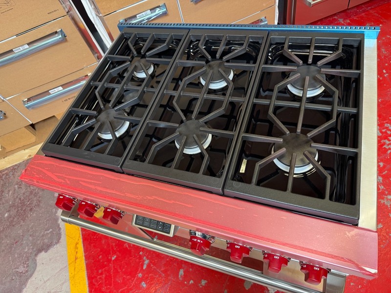 36” Wolf Dual Fuel Range DF366 (Used & Natural Gas) gallery