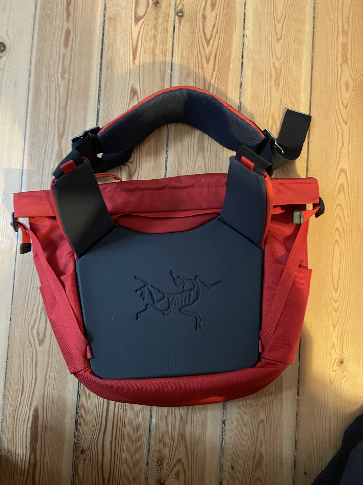 arc’teryx mistral 16 red 4