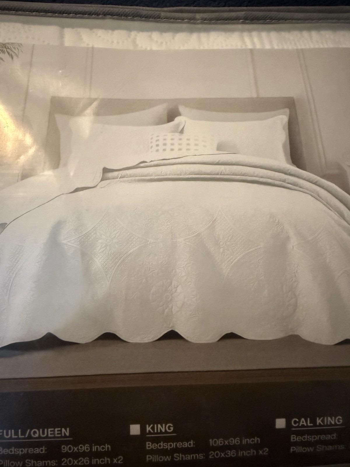 Embossed Bedspread Quilted Bed Cover Full/Queen gallery