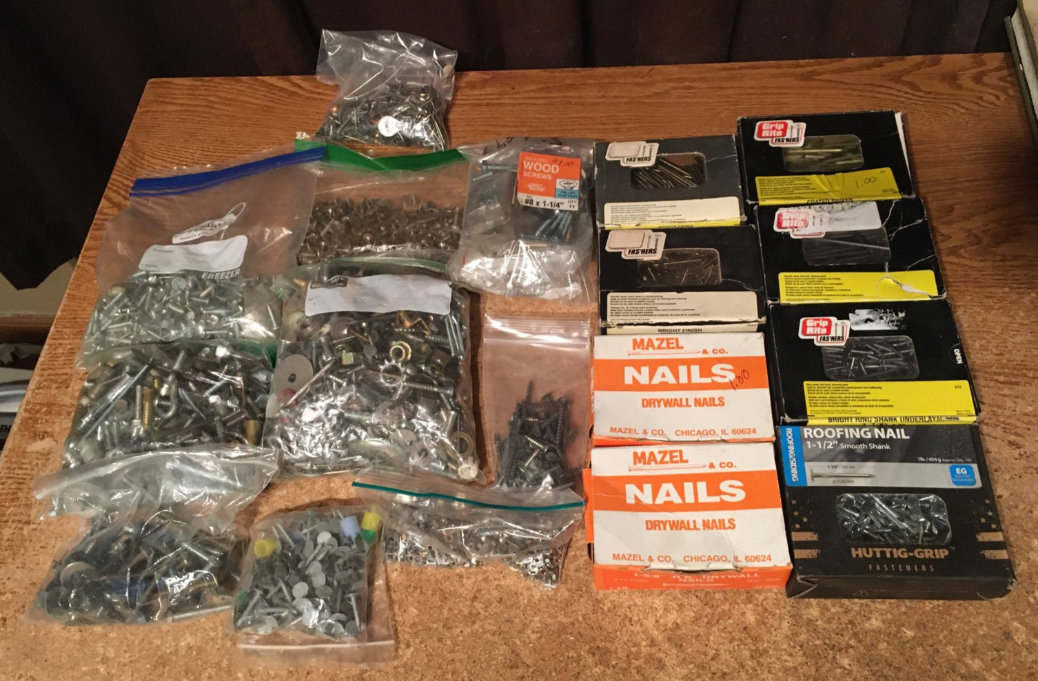 HUGE LOT 23 POUNDS SCREWS NAILS WASHERS TAPE VARIOUS SIZES HANDYMAN DRYWALL ROOF gallery