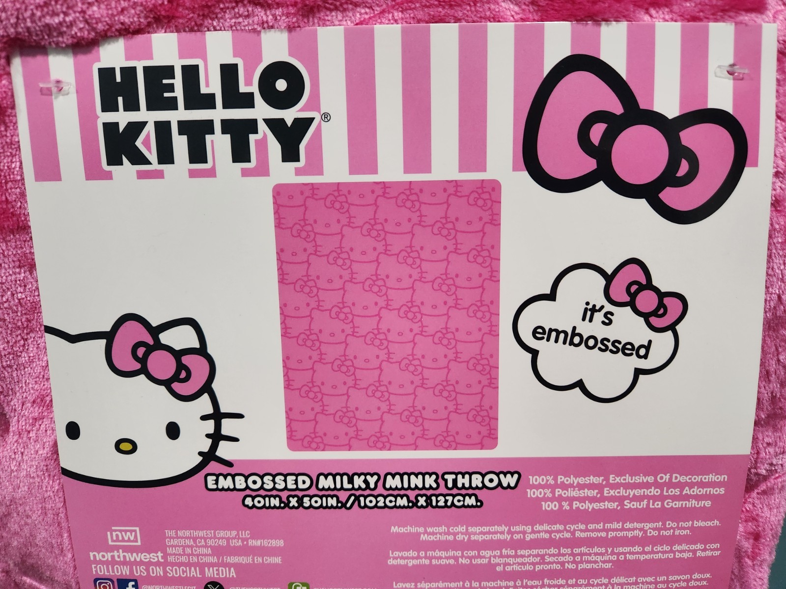 HELLO KITTY EMBOSSED MILKY MINK THROW NWT HOT PINK APPLE 40IN X 50IN SANRIO BOW gallery