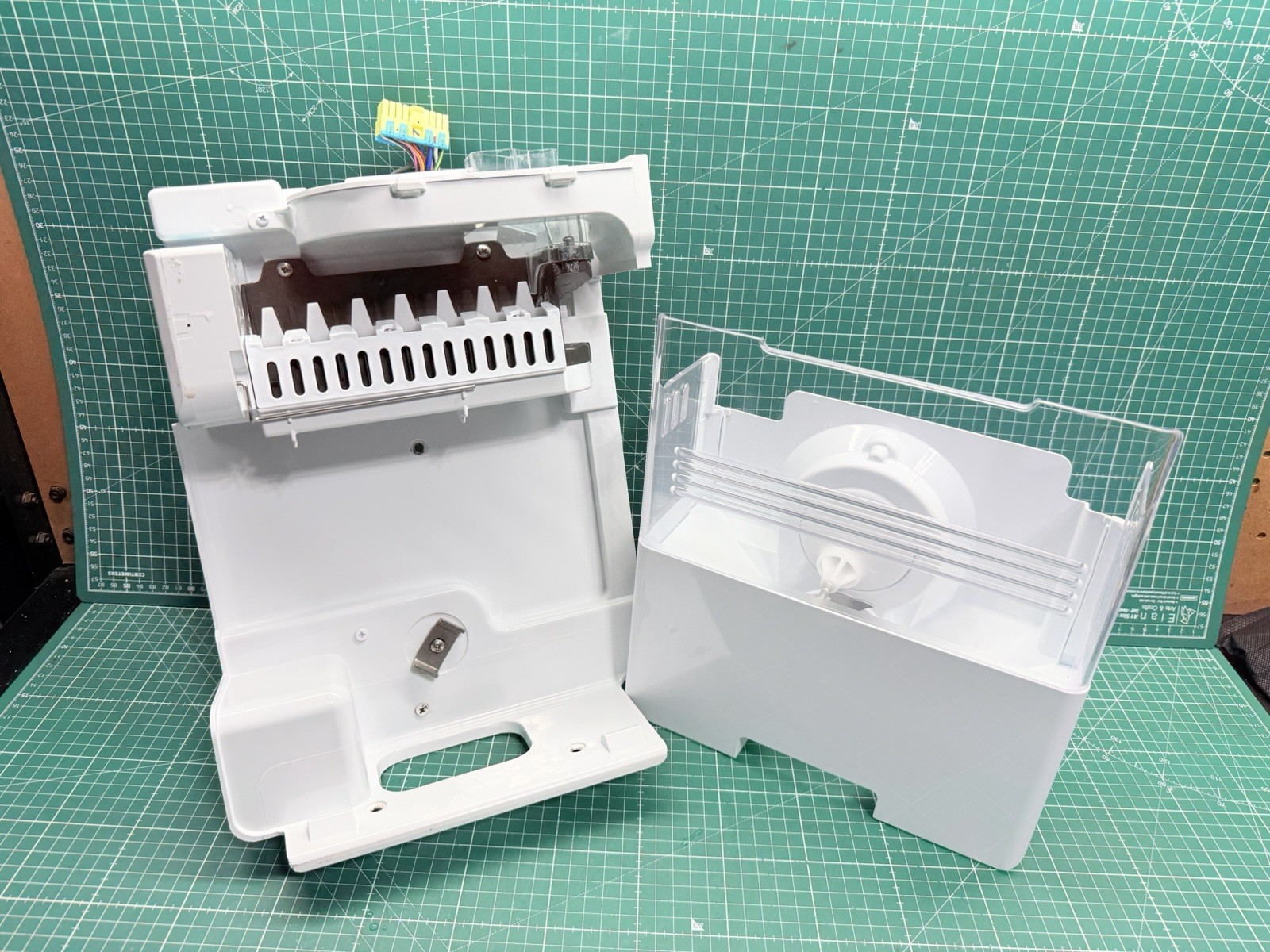 LG Kenmore Refrigerator Ice Maker Auger & Ice Bin P# EAU62563503 AKC73369908 gallery