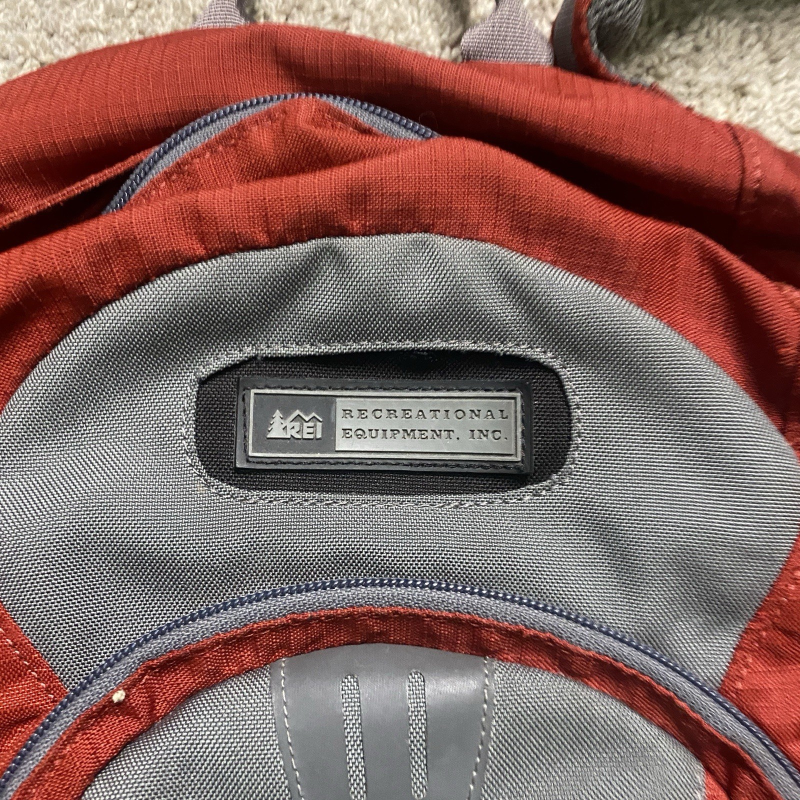 Rei backpack trail 25 Red black hiking daypack 2