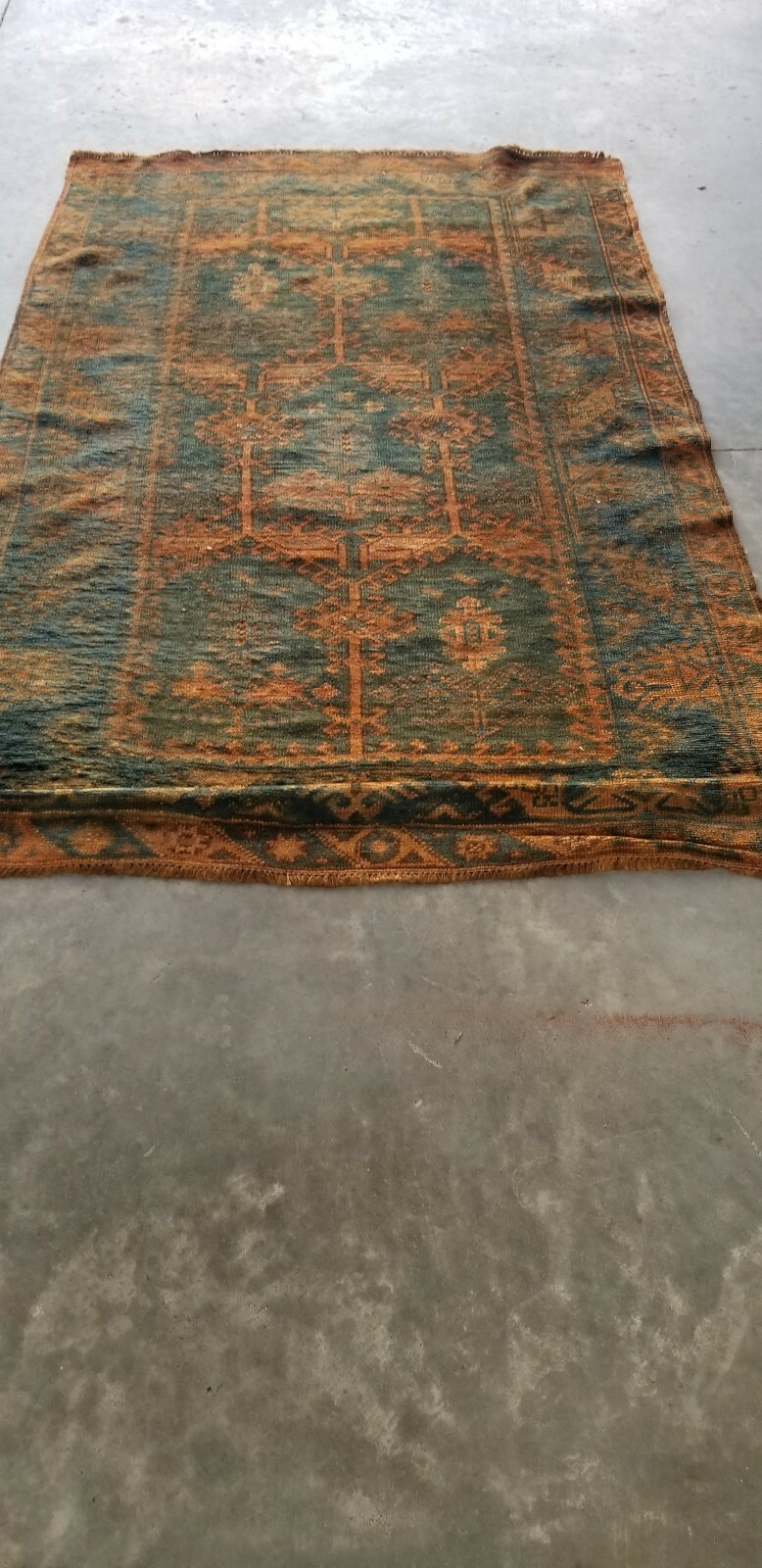 Hand-knotted wool area rugs gallery