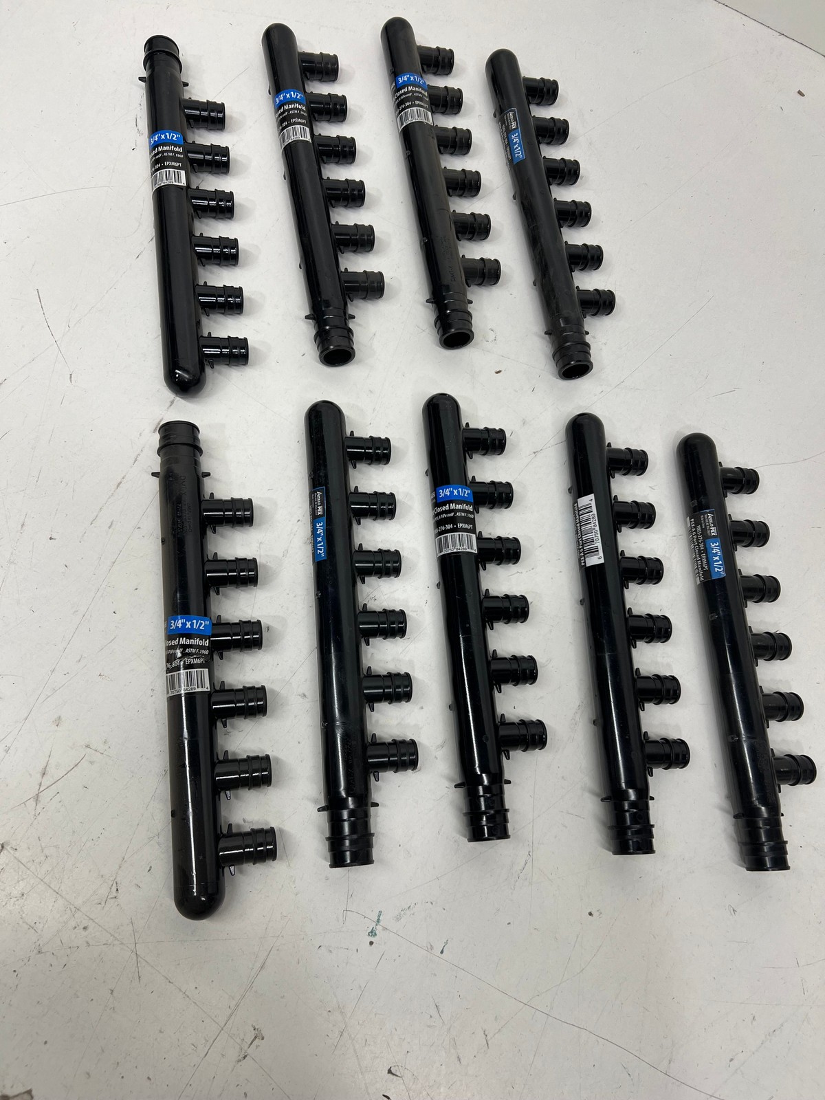 9PK Apollo 3/4in. PolyAlloy PEX-A Expansion InletsX1/2in. 6-Port Closed Manifold gallery