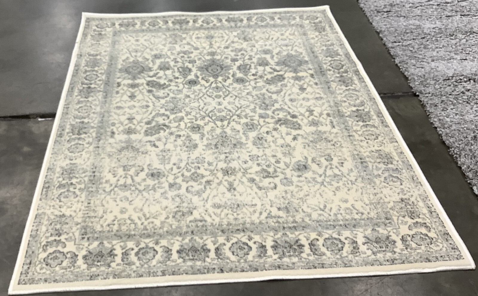 IVORY / SILVER 4'-0" x 5'-3" Flaw in Rug, Reduced Price 1172677703 PEG607E-4 gallery