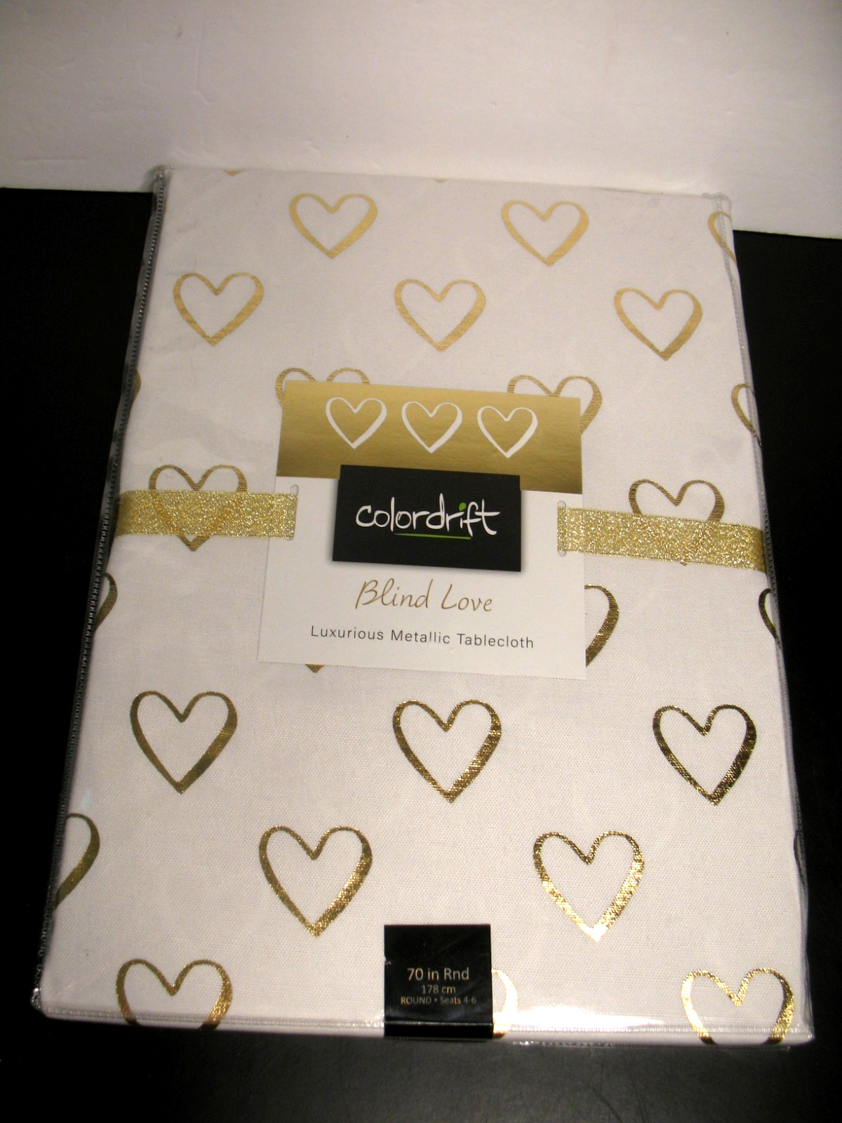 COLORDRIFT 70" ROUND TABLECLOTH METALLIC BLIND LOVE HEARTS IMPERFECT NEW gallery