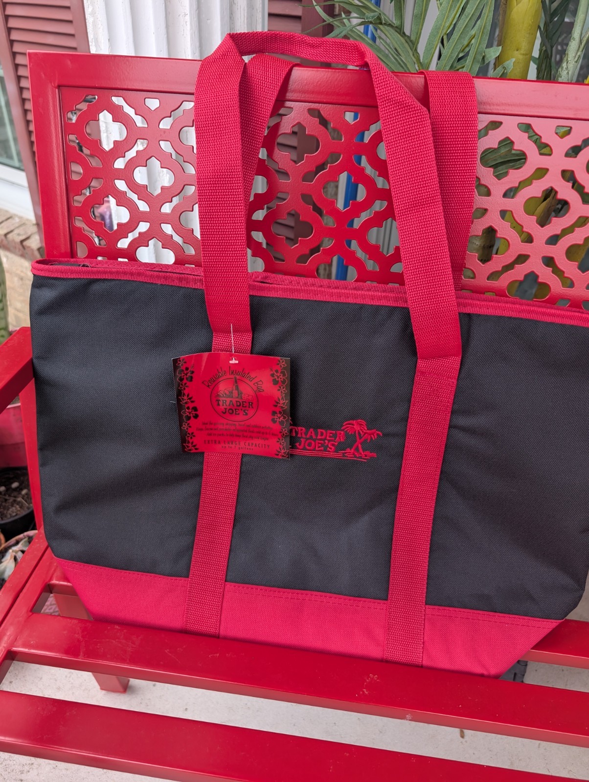 TRADER JOE'S ~ EXTRA LARGE Reusable Insulated Bag { Red+Black } gallery