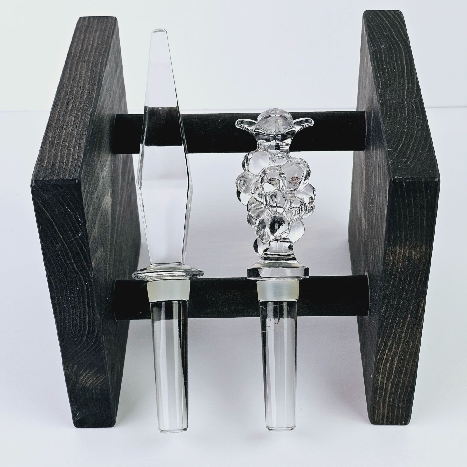 Mikasa Australia Wine Stopper, 2 Pc Set, Grapes Stopper, Dodecagon Stopper, EC gallery