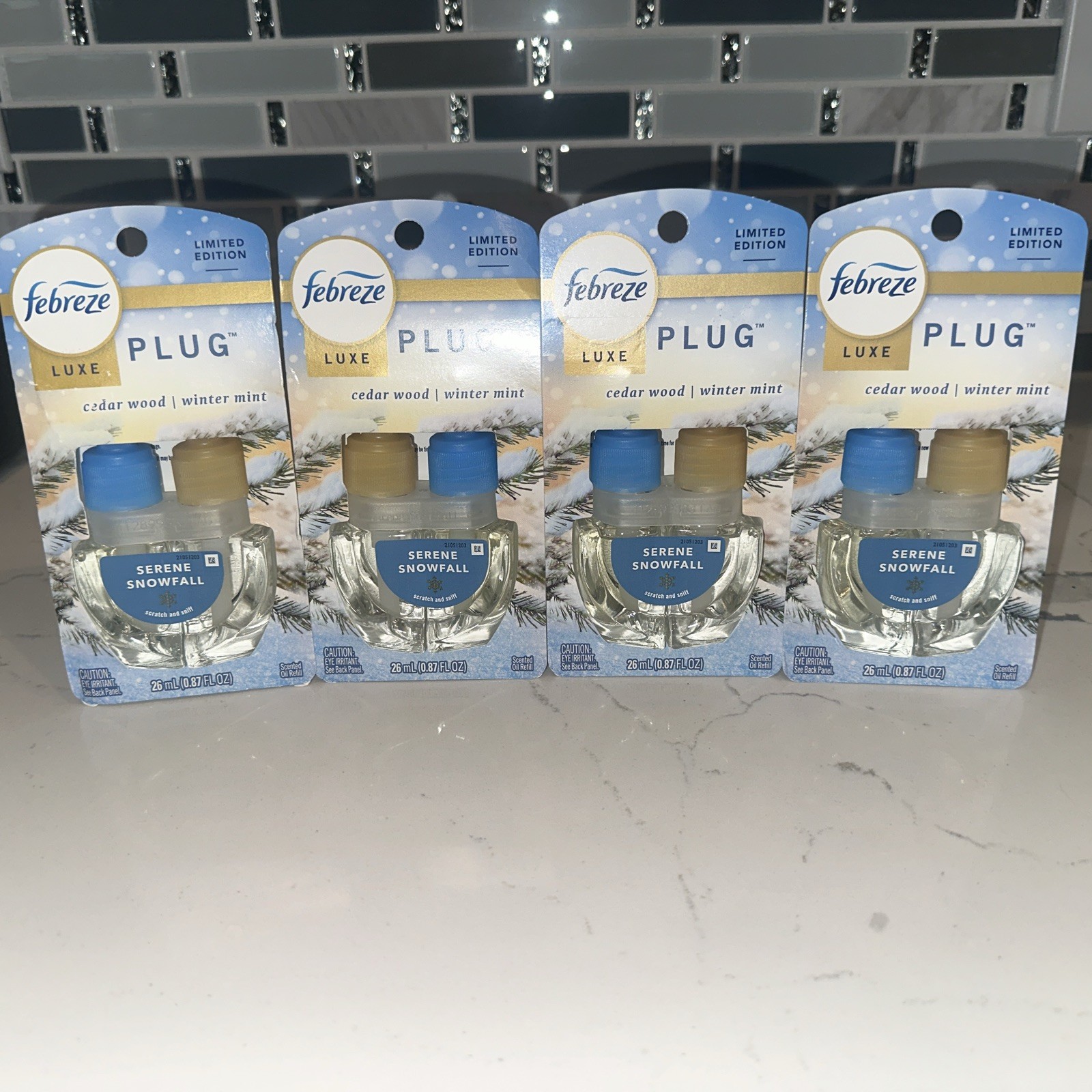 4 PACK-Febreze SERENE SNOWFALL Plug In Air Freshener Refill gallery
