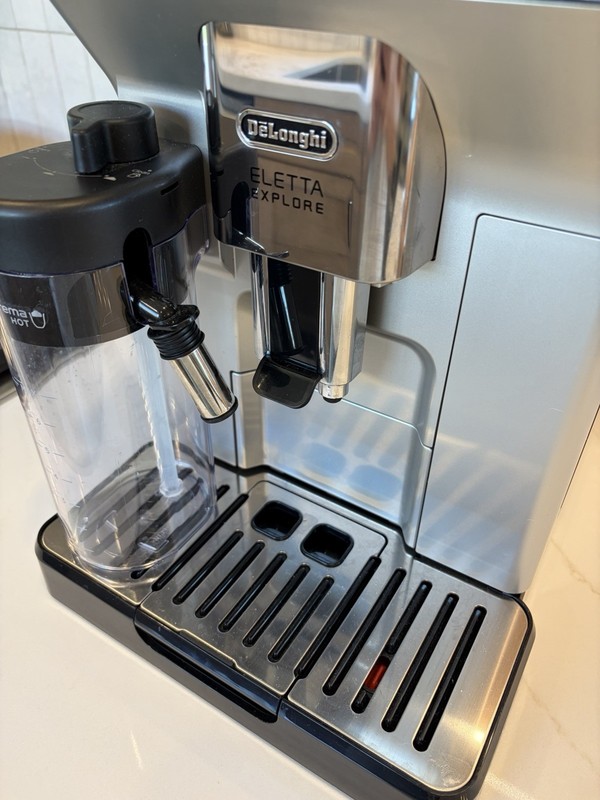 DeLonghi Eletta Explore Fully Automatic Espresso Coffee Machine Hot & Cold gallery