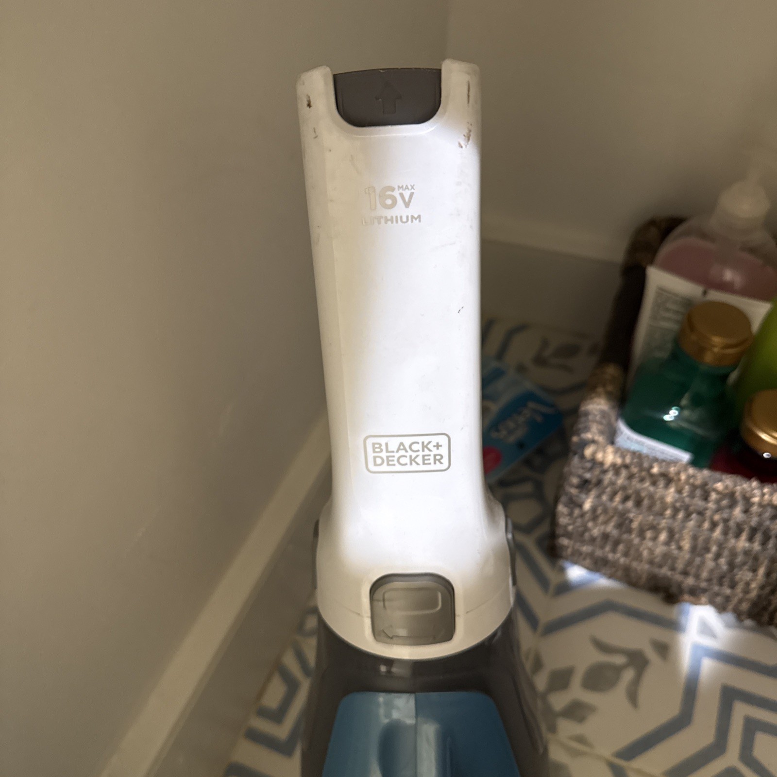 BLACK+DECKER HHVK320J10 White Handheld Vacuum Cleaner gallery