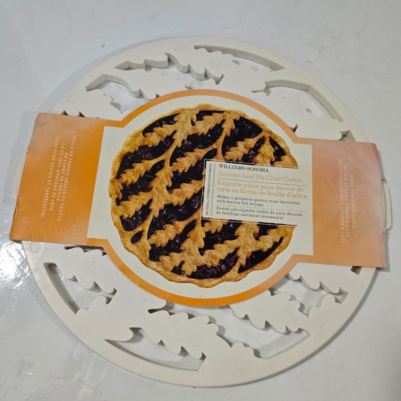 Williams Sonoma Pie Crust Cutter Bundle Lot of 4 Fall Summer Snowflake Autumn gallery