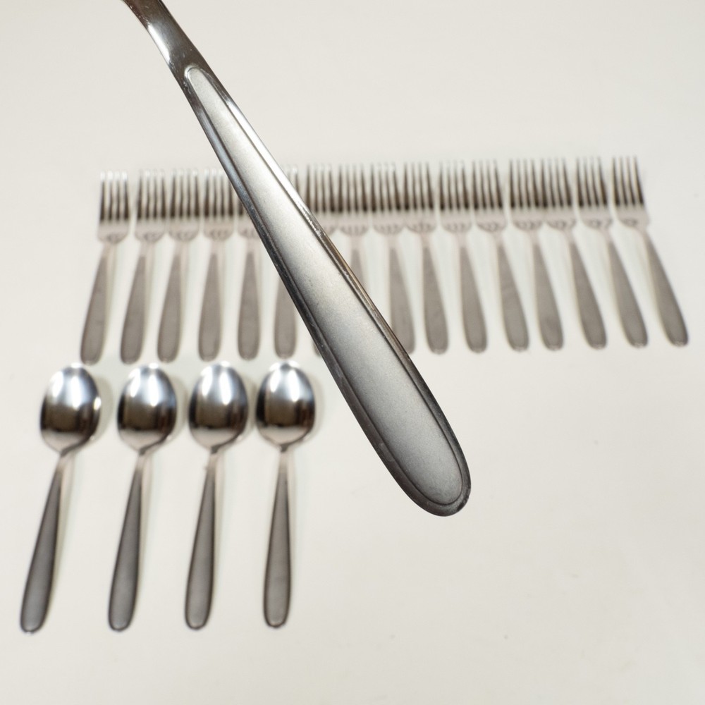 21 PC Oneida Mooncrest Silverware Flatware Stainless Set Spoon Fork