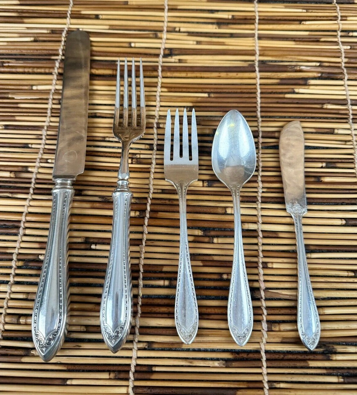 Oneida * SHERATON Community Plate Silverplate Flatware Glossy - CHOICE (187) gallery