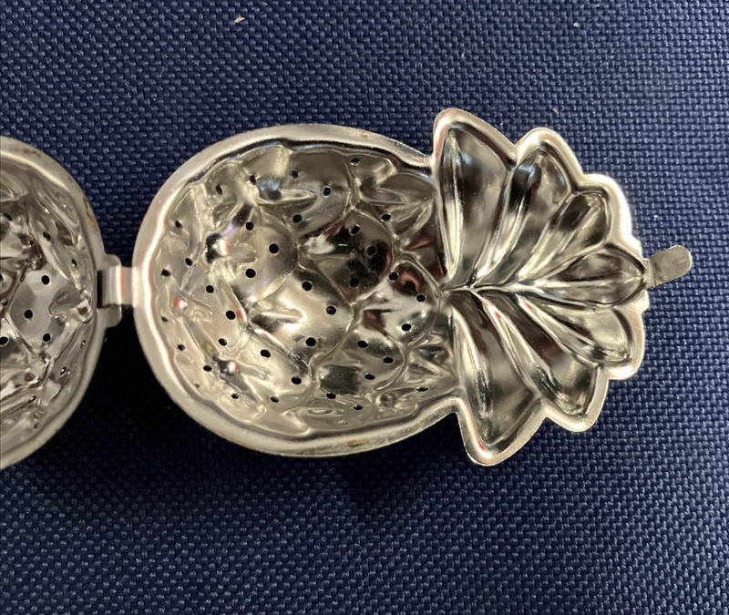 Pineapple Shaped Loose Leaf Tea Infuser - Stainless Steel gallery