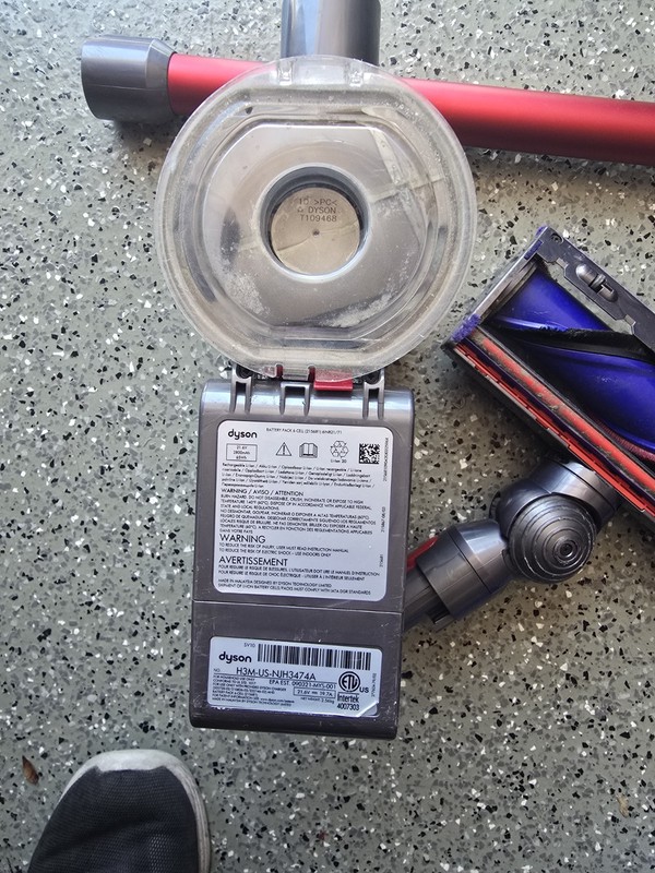 Dyson V8 Motorhead Origin Codless Stick Vacuum Cleaner - Red gallery