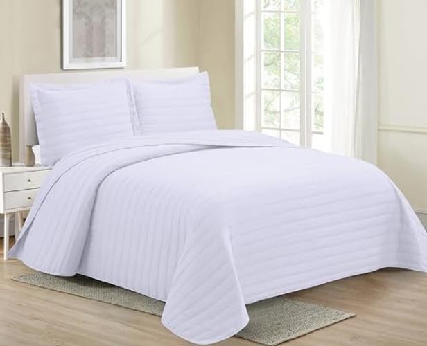 MK Collection Embossed Modern Quilt Oversized Coverlet Full/Queen White gallery