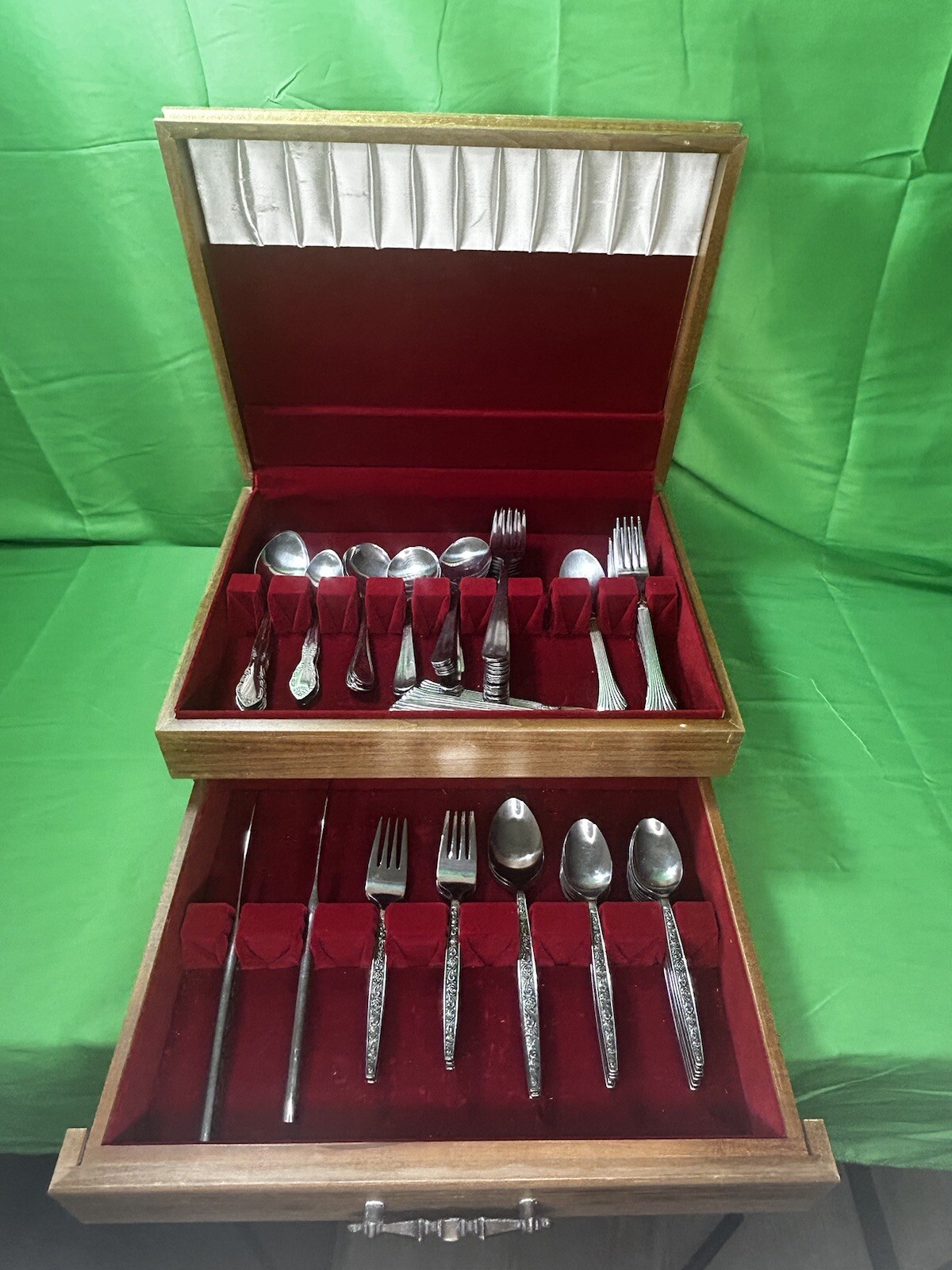 SILVERWARE STAINLESS In Vintage Box W/DRAWER 83 Pieces Assorted Brand Corby Hall gallery