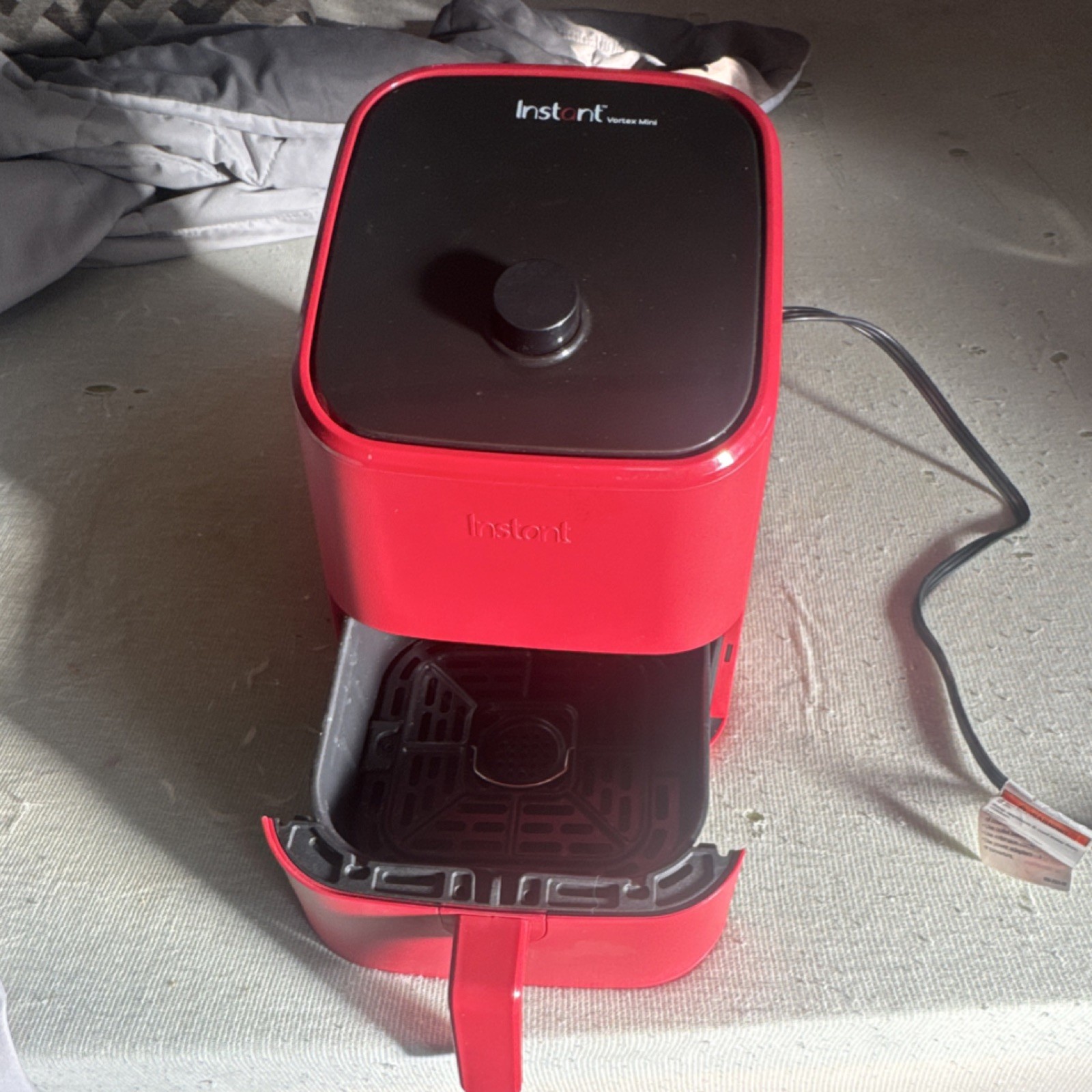 Instant Vortex Mini Red Electric Air Fryer with Removable Basket, Plastic Unit gallery
