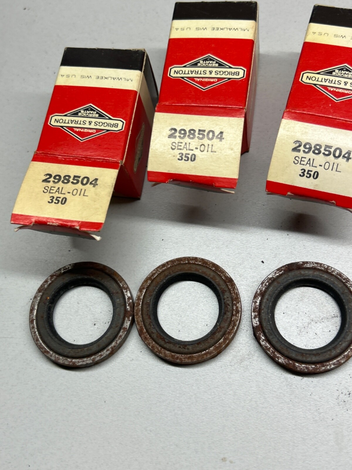 NOS Briggs & Stratton 298504 Seal no Lot of 3 gallery