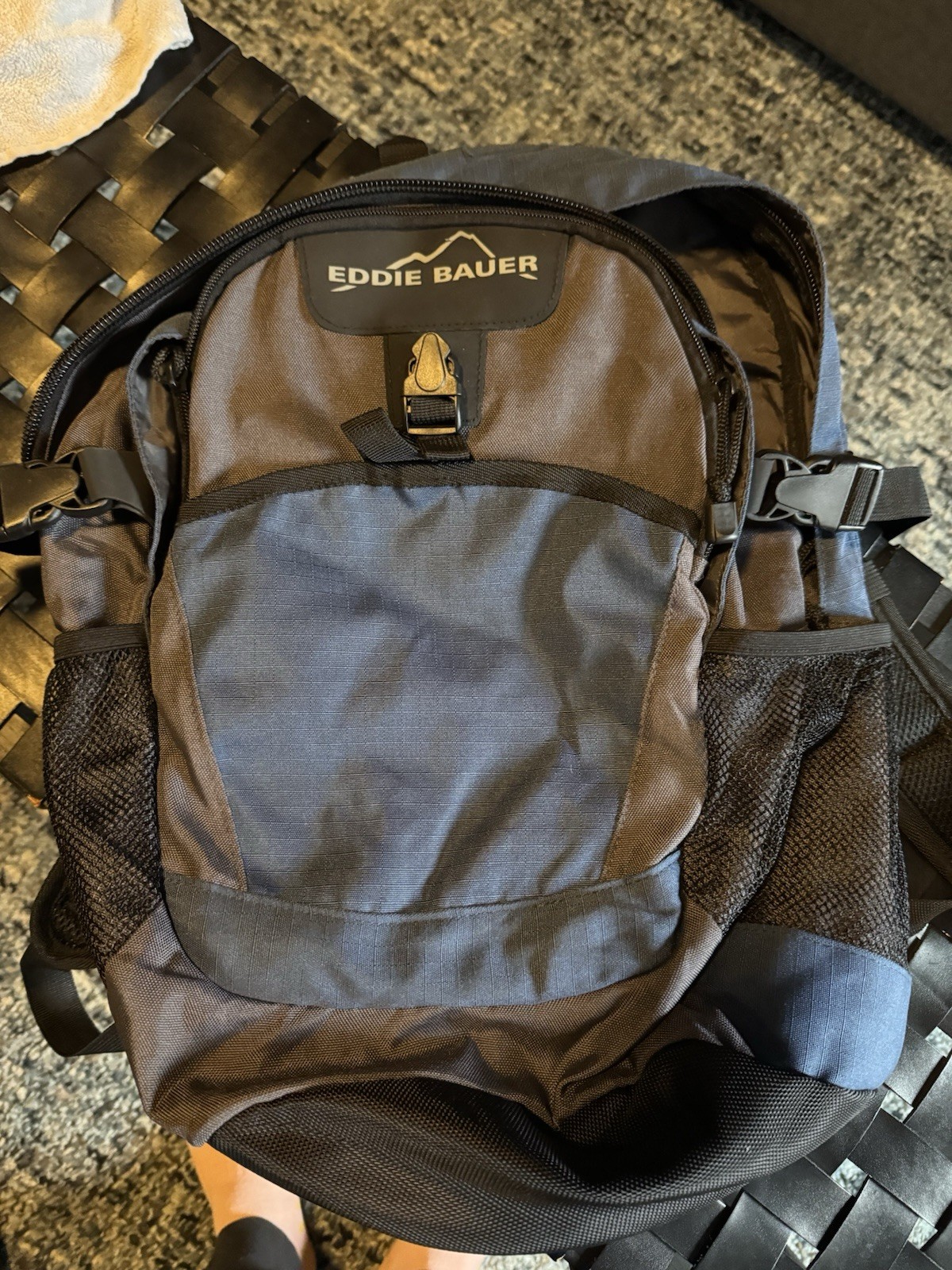 Eddie Bauer  Black/Gray Ripstop Backpack 3