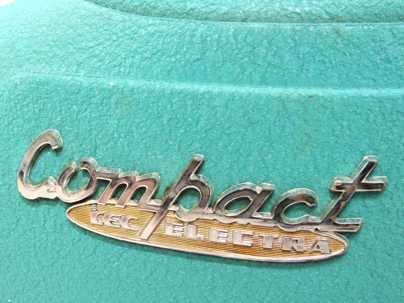 Interstate Compact Electra Cor 0-6 Anniversary Model MCM Vacuum - Turquoise gallery