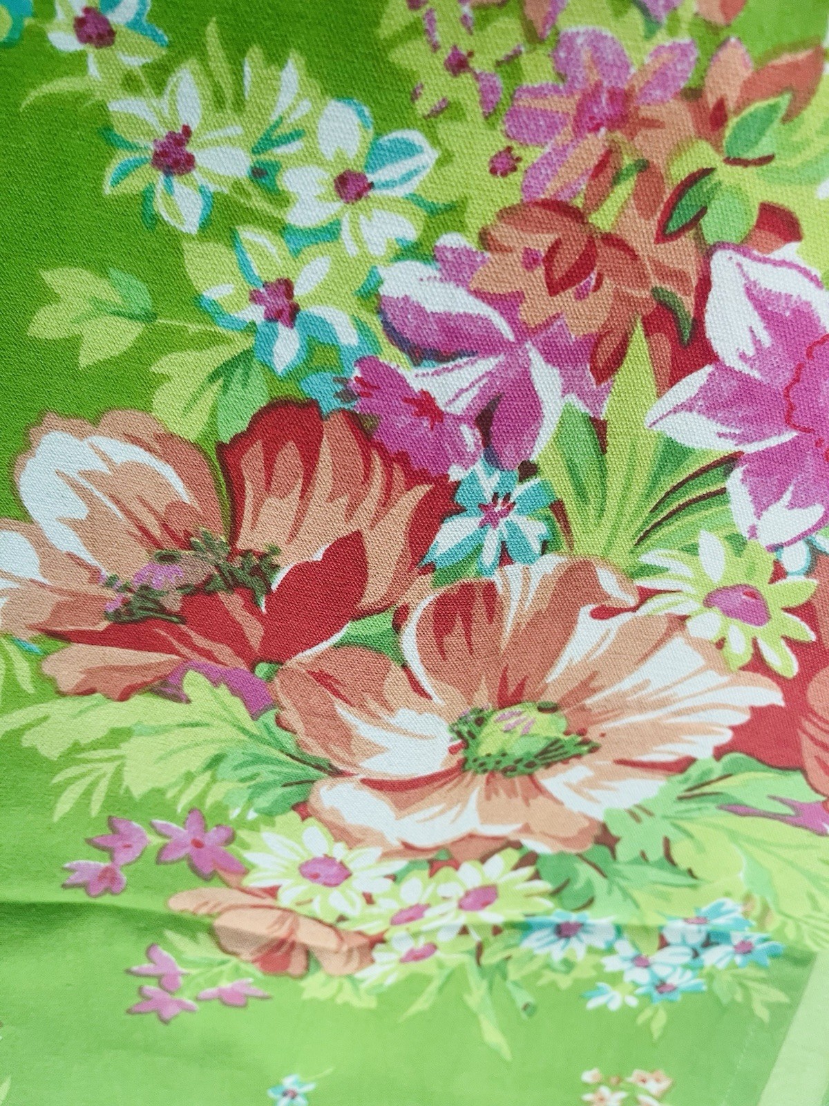 april cornell Charming Lime Floral Table Runner gallery