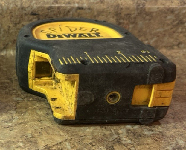 Dewalt DW082 Type 2 Laser Plumb Bob Self Leveling Level Preowned Free Shipping gallery