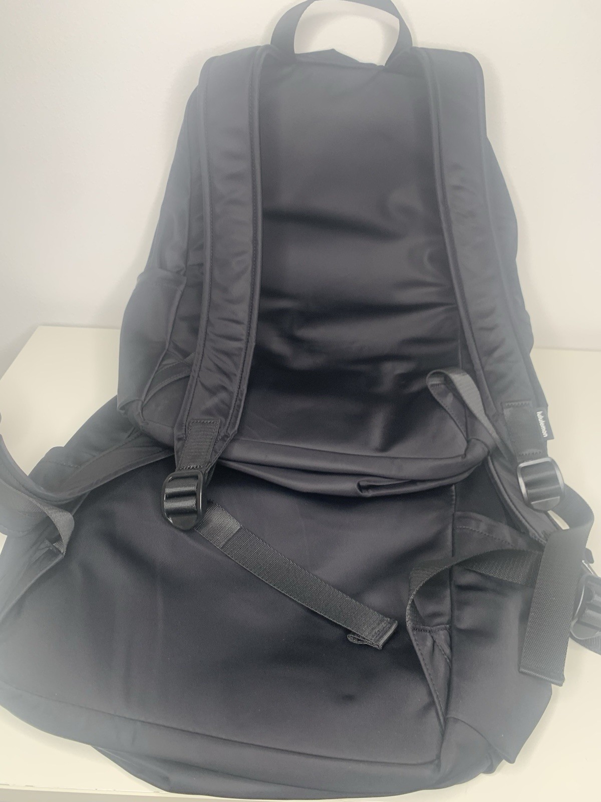 Lululemon Everywhere Backpack 22L Unisex Black Nylon 5