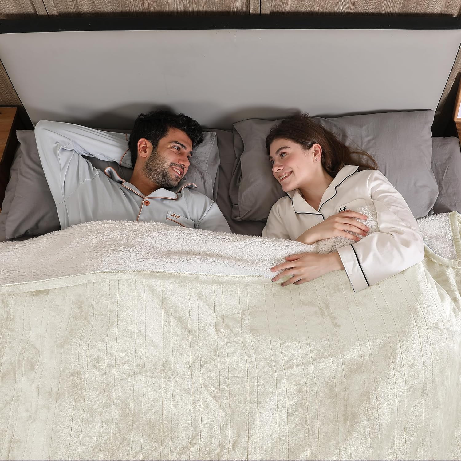King Size Electric Blanket, Dual Control, Fast Heating, Machine Washable, White gallery