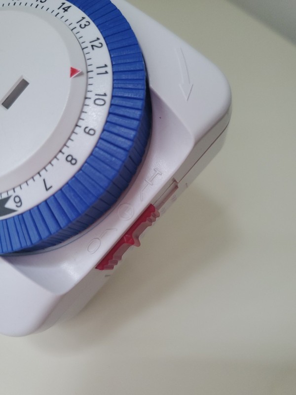 Mechanical Timer Outlet 24Hr 125V 15A Plug-In Switch Grounded New- No Box gallery