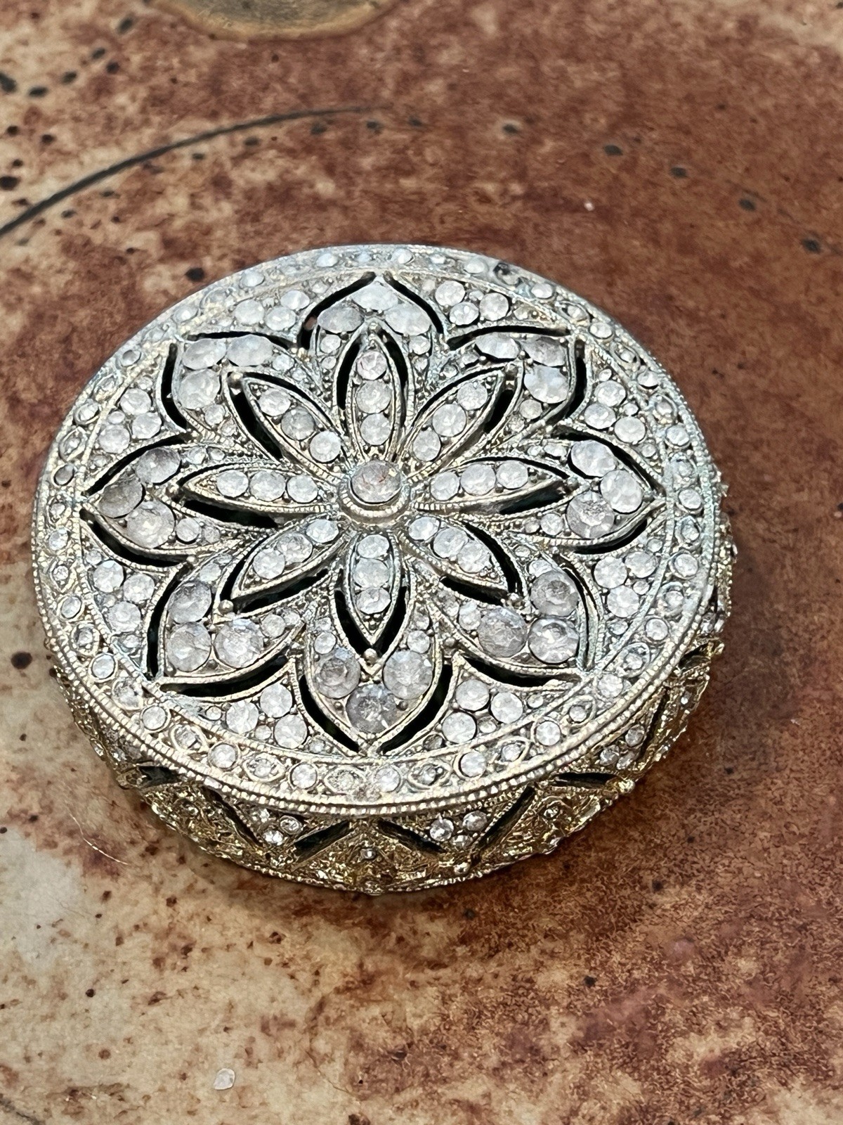 New in Box - Olivia Riegel Silver Windsor Round Box Collectible gallery