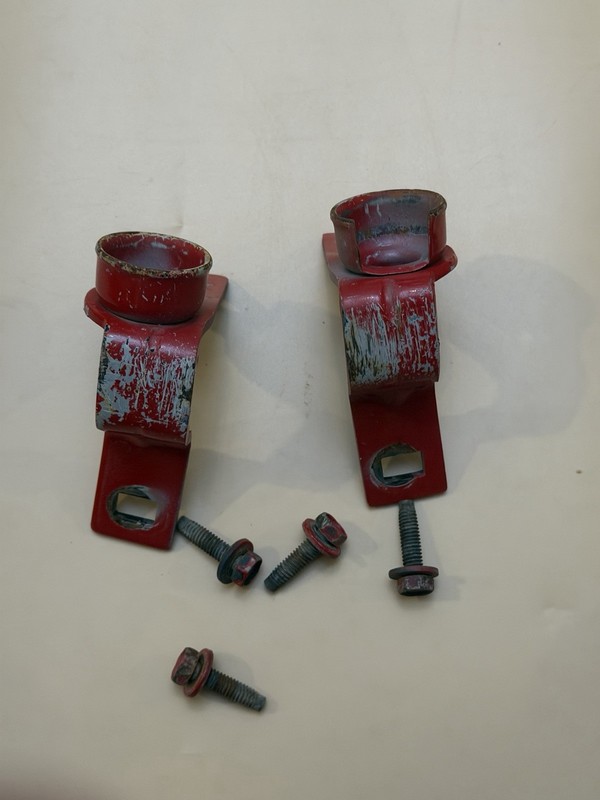Rear Tailgate Hinge Assembly - Came Off A 1998 Dodge Ram 1500 gallery