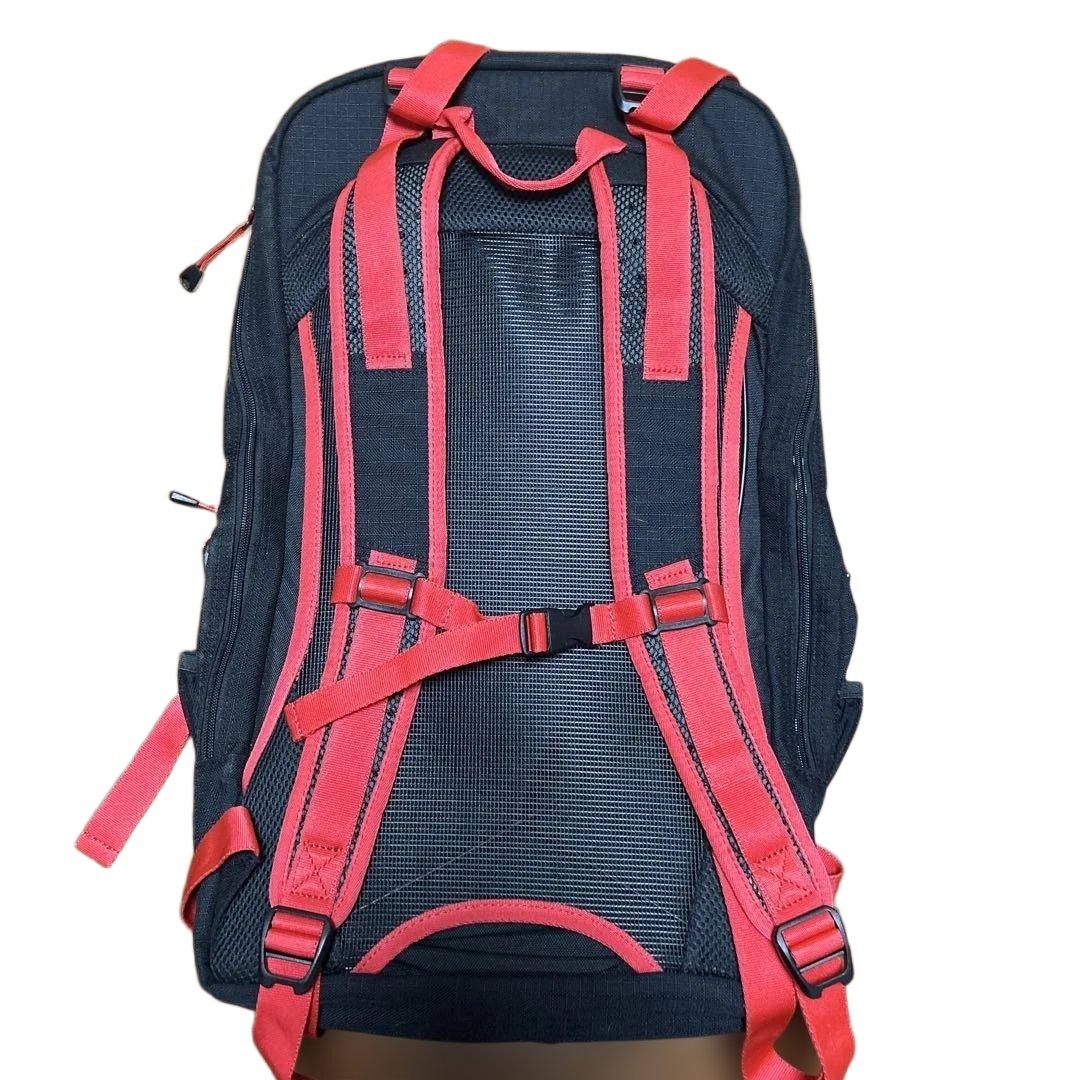Mizuno Black/Red Mesh Backpack Adjustable Straps Used 21.3in 2
