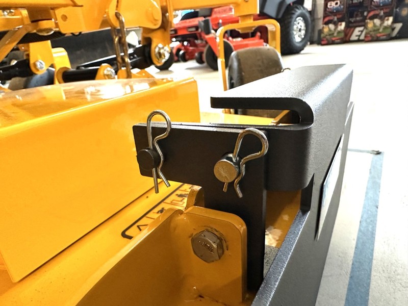 Speedtrap® Chute Blocker Wright™ Stander® B 52" Mowers 90 second install! gallery