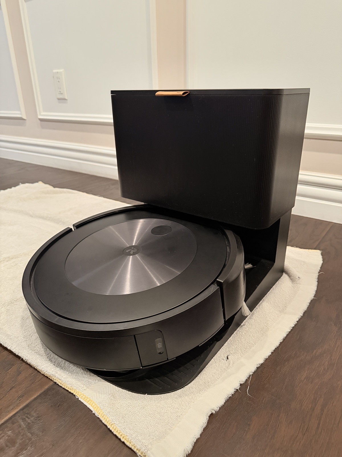 iRobot Roomba j7+ Self-Emptying Robot Vacuum + Base CLEAN & Replacement Parts gallery