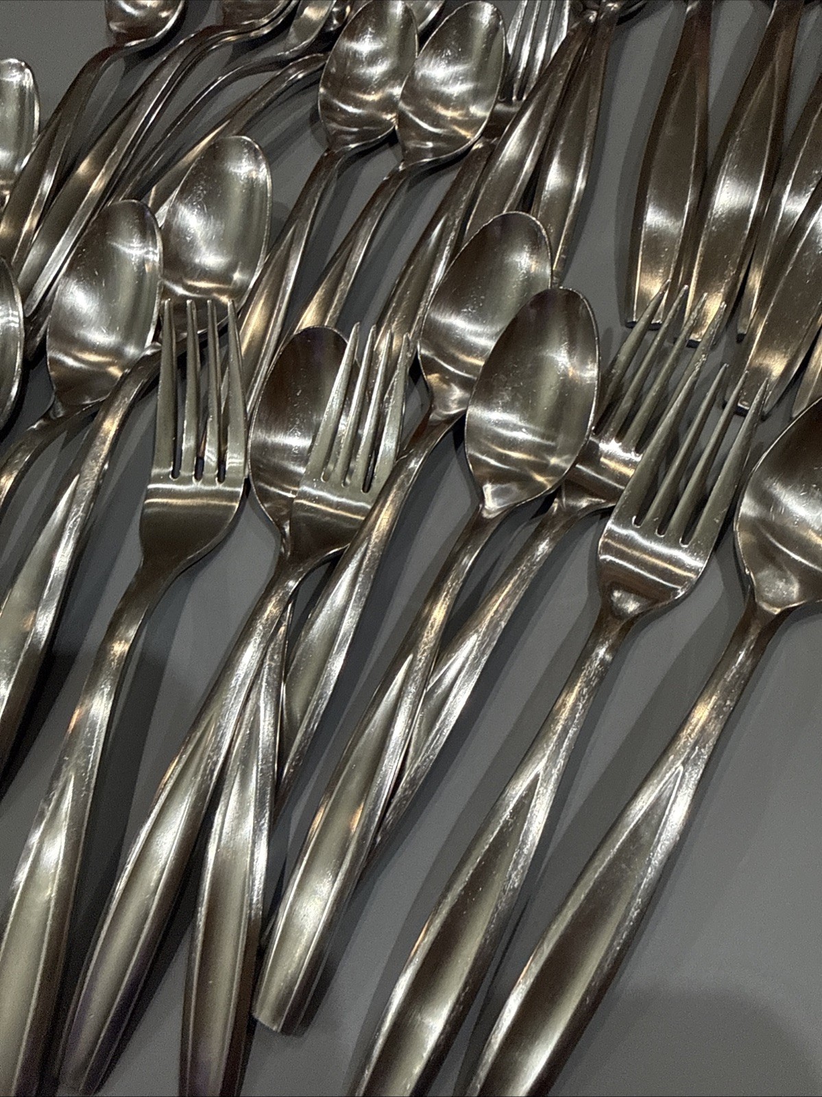 39 pcs Gourmet Settings BEAM Stainless Mixed Flatware gallery